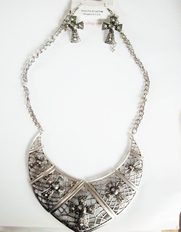 Fashion necklace